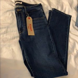 #16 Levis 712 slim indigo light wash